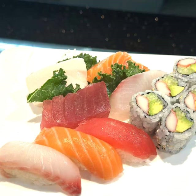Sushi & Sashimi Lunch.