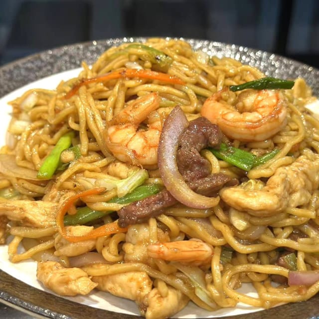 House Lo Mein.
