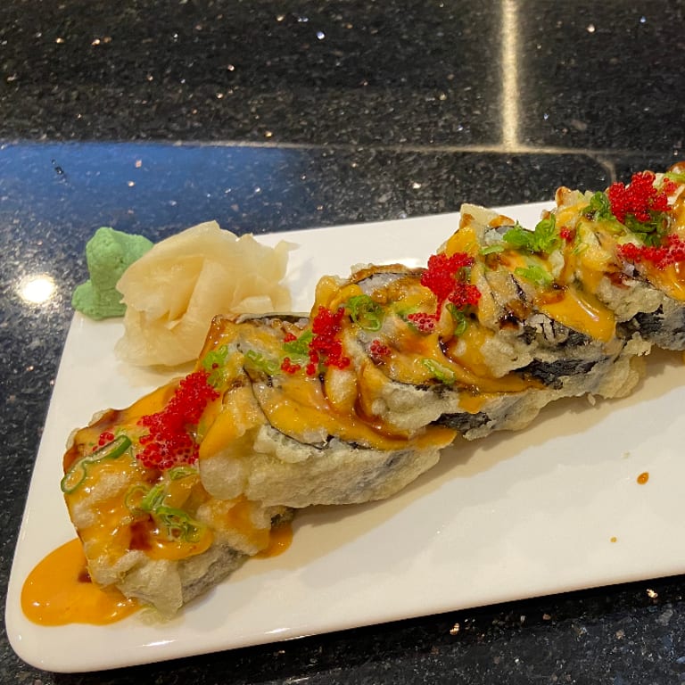 Delicious Spicy Salmon Roll