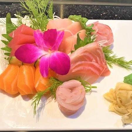 Sashimi Deluxe.
